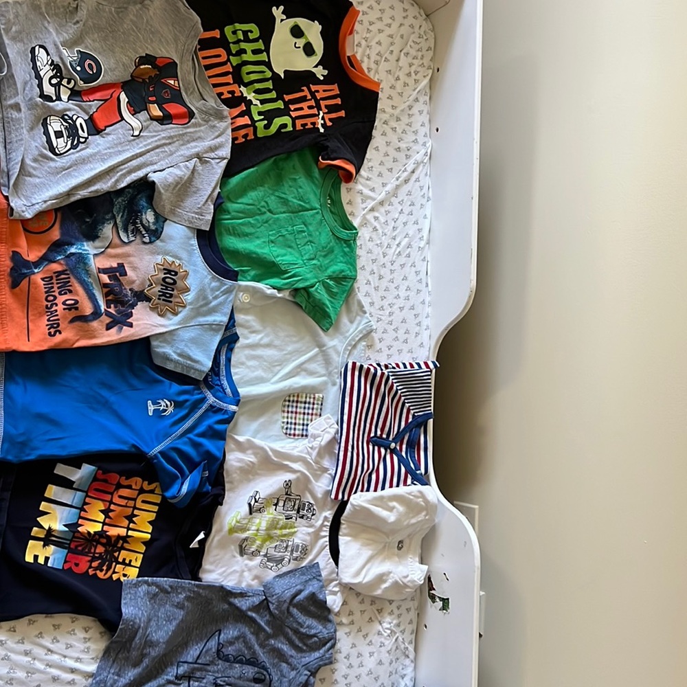🚫SOLD🚫 Bundle of 12 tshirts